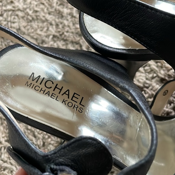 MK heels - Picture 2 of 5